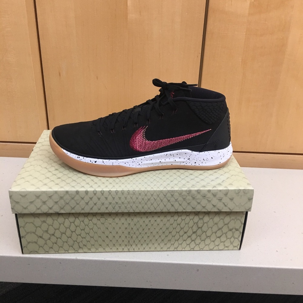 Kobe AD basketball shoes